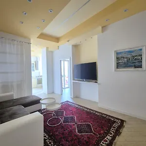 Affittacamere Kosié - il comfort di classe con due matrimoniali e due bagni indipendenti, Palermo